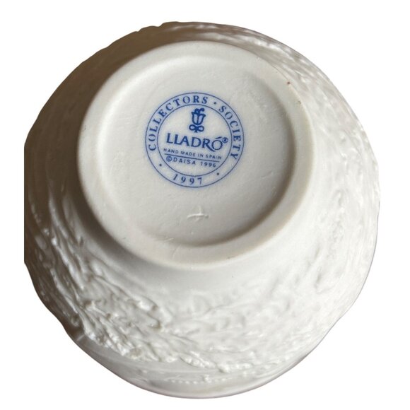 Lladro Collectors Society 1997 Sailing The Seas White Porcelain Candle Holder - Picture 4 of 7